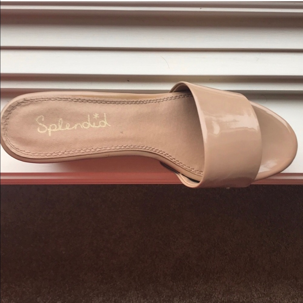 NWOT Splendid nude wedges